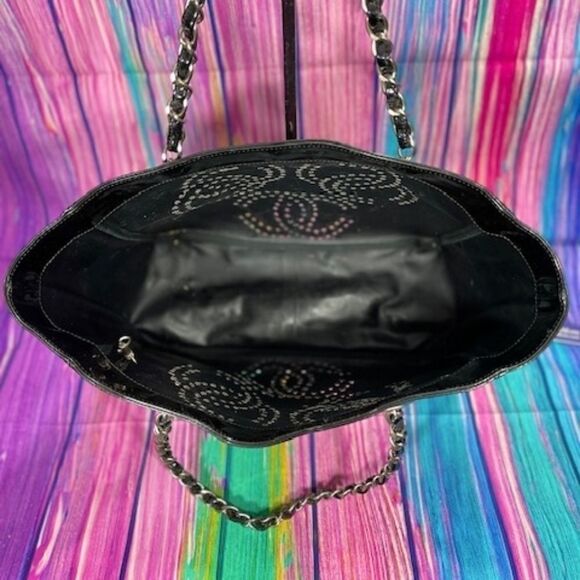 Chanel Patent Leather Chain Tote  and Pouch– “Pancing Triple Coco Mark” – Black - Picture 7 of 12